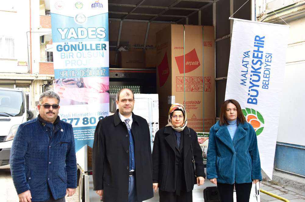 Malatya Büyükşehir, 1830 yaşlı vatandaşa evde bakım hizmeti veriyor