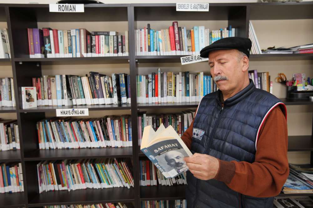 Mezitlililer hem kitap okuyor hem üretiyorlar