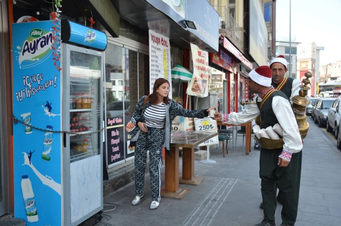 Nevşehir’de Sıcaktan Bunalan Vatandaşlara Limonata İkramı