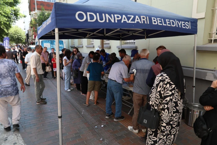 Odunpazarı Belediyesi’nden Muharrem Ayında aşure ikramı