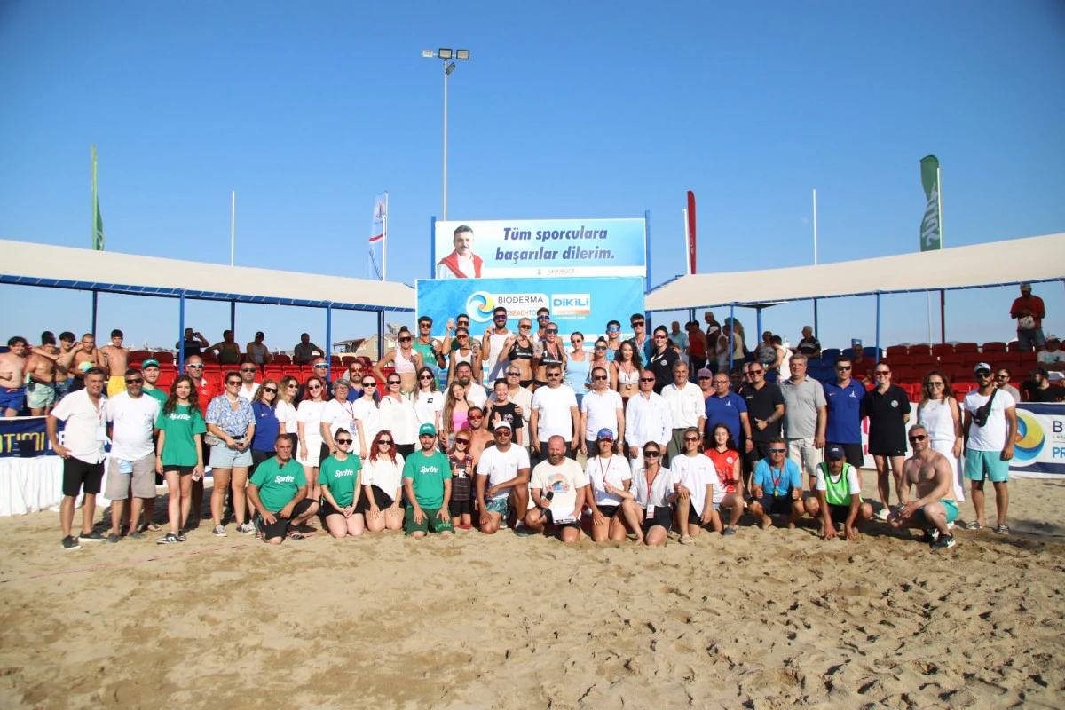 Plaj Voleybolunun Kalbi Dikili’de Attı