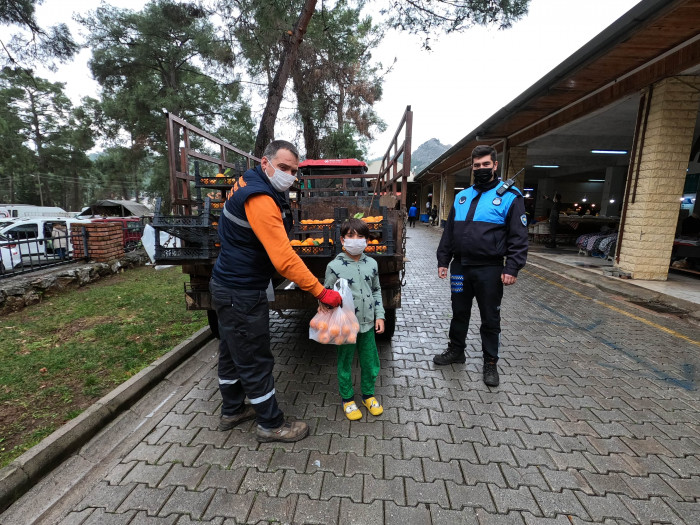 Marmaris’te ‘turuncu’ şenlik