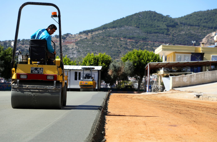 Alanya Belediyesi’nden 107’nci okula çevre düzenlemesi