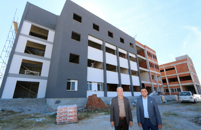 Saruhanlı'da yüksekokul binasının yapımı hızla ilerliyor