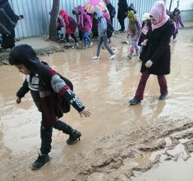 (Özel Haber) Şehit Mahmut Söylemez İlkokulu yolu çile dolu